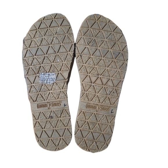Minnetonka Hanna Women's Strappy Flip Flop/Thong Sandal Chevron Toe strap Size 8 - Picture 3 of 4